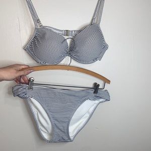 🪿Striped navy and white swimsuit!